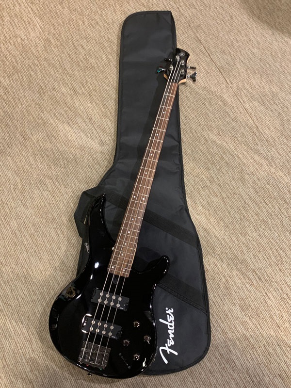 YAMAHA TRBX304 BLの画像
